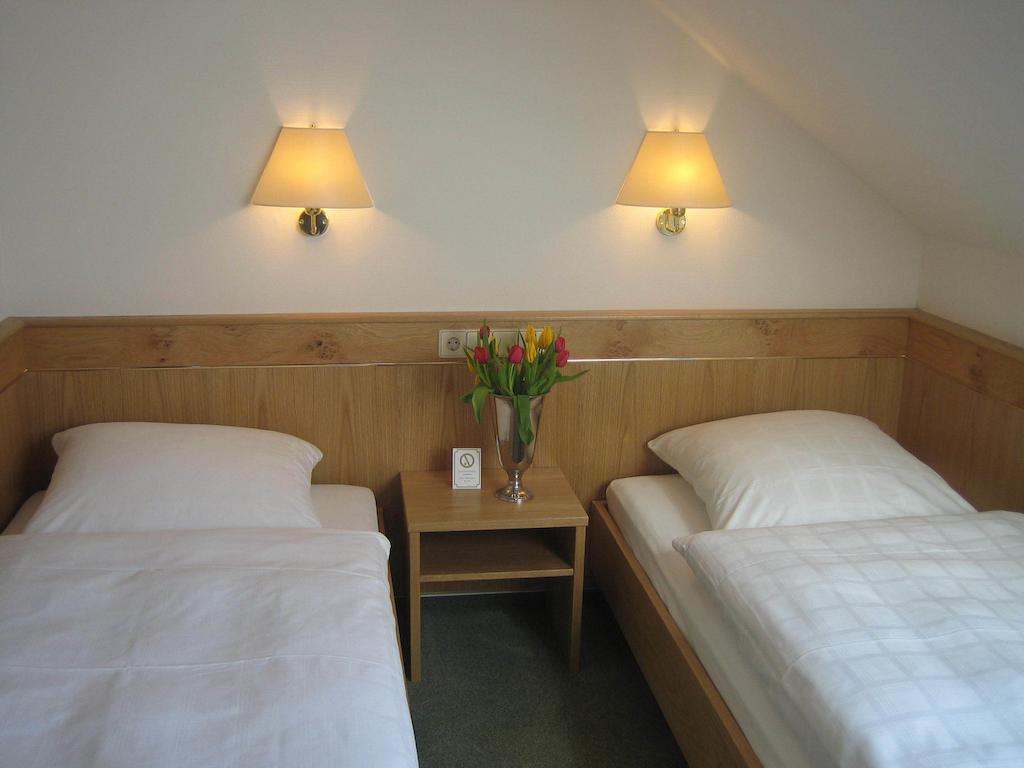 Hotel Wuerttemberger Hof Garni Rottenburg am Neckar Room photo